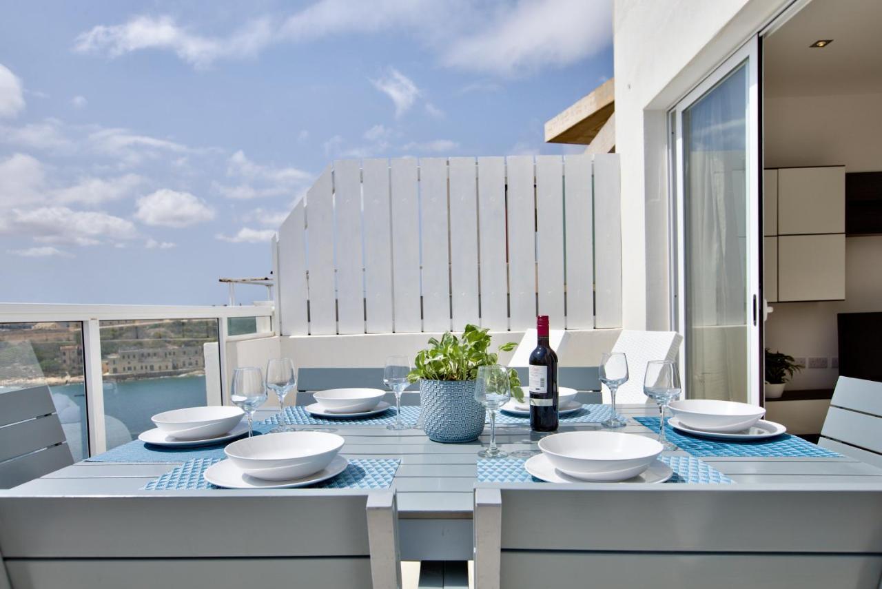 Sliema Duplex Penthouse With Sea Views & Private Terrace By Shortletsmalta Apartment Exterior foto